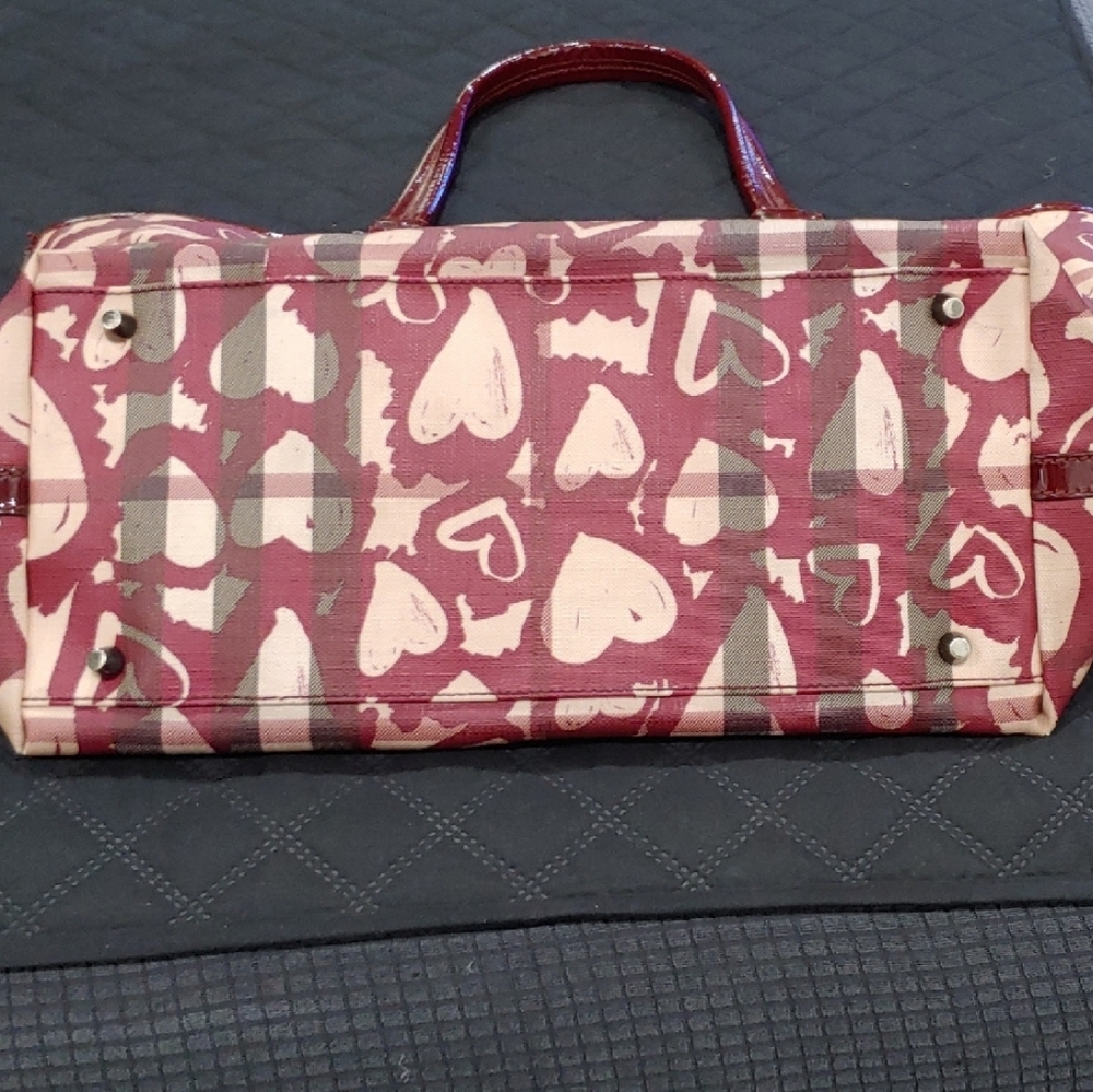 Burberry Red and Cream Heart Tote - Picture 12 of 12